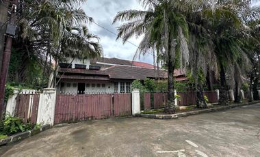 Dijual Rumah 60 % di bawah pasar di komplek buncit jakarta selatan