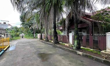 Dijual Rumah 60 % di bawah pasar di komplek buncit jakarta selatan