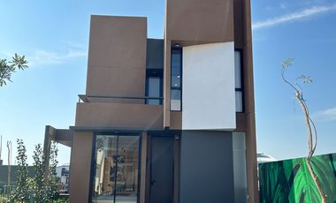 Rumah 2 lantai dekat Unhas dan Bandara Makassar