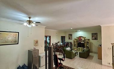 Sewa Rumah mewah mediteranian di Darmo Hill