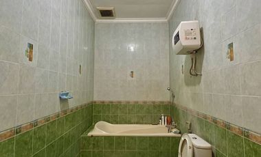 Sewa Rumah mewah mediteranian di Darmo Hill