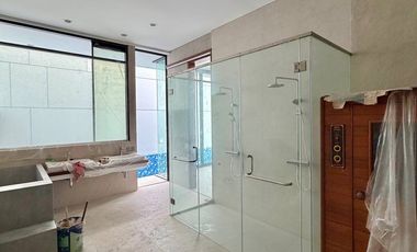 Rumah mewah California vibes di Pakis Argosari with Swimming pool