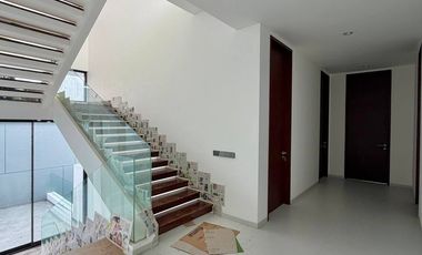 Rumah mewah California vibes di Pakis Argosari with Swimming pool