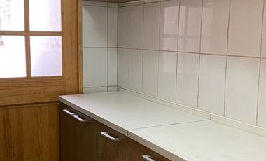 Se vende casa en Villa Los Jardines, Ñuñoa,  3 dormitorios 1 baño Valor $ 155.000.000