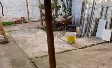 Se vende casa en Villa Los Jardines, Ñuñoa,  3 dormitorios 1 baño Valor $ 155.000.000