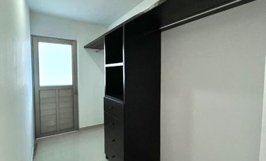Casa nueva con recámara en planta baja y amplio jardín interior