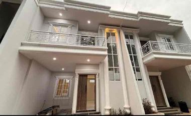 Rumah Mewah Cikeas Cibubur  2 Lantai Pinggir Jalan Dekat Tol
