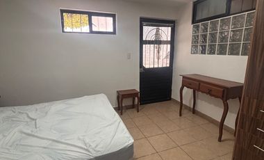 Renta de Estudio Amueblado a 5 min del Hospital San José (Jardines de la Hacienda)