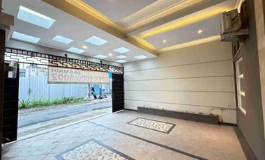 Rumah Mewah 2 Lt Harga Turun Banjarsari Solo Kota