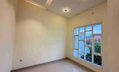 Rumah Mewah 2 Lt Harga Turun Banjarsari Solo Kota