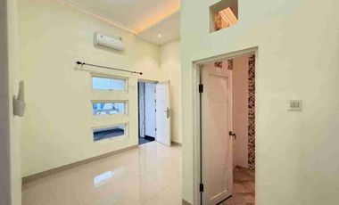 Rumah Mewah 2 Lt Harga Turun Banjarsari Solo Kota