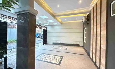 Rumah Mewah 2 Lt Harga Turun Banjarsari Solo Kota