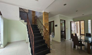 Rumah 5 Kamar Tidur Cantik Dijual, di Gatsu Barat Denpasar Area