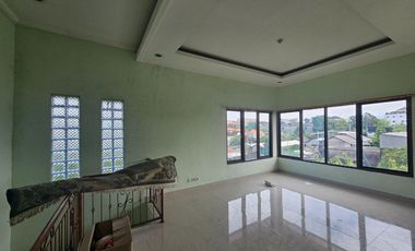 Rumah 5 Kamar Tidur Cantik Dijual, di Gatsu Barat Denpasar Area
