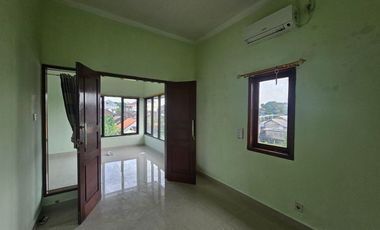 Rumah 5 Kamar Tidur Cantik Dijual, di Gatsu Barat Denpasar Area