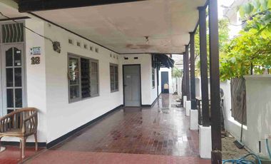 Di Jual rumah bagus 2 lantai 4 kamar tidur lokasi strategis di Kramat jati Jakarta Timur