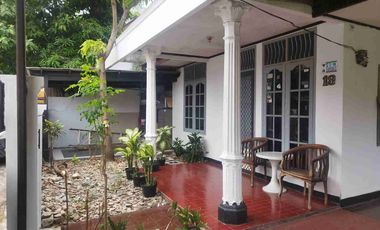 Di Jual rumah bagus 2 lantai 4 kamar tidur lokasi strategis di Kramat jati Jakarta Timur