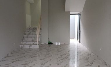 Ruko Baru 2 Lantai Disewakan, di Monang Maning Denpasar Area