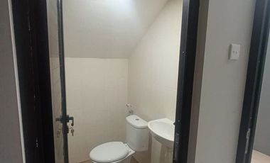 Ruko Baru 2 Lantai Disewakan, di Monang Maning Denpasar Area