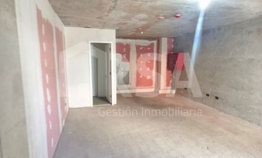 LOCAL COMERCIAL A UNA CUADRA DE MALL Y METRO PLAZA EGAÑA, UBICACION PRIVILEGIADA