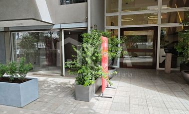 LOCAL COMERCIAL A UNA CUADRA DE MALL Y METRO PLAZA EGAÑA, UBICACION PRIVILEGIADA