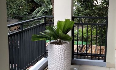 DISEWAKAN RUMAH LOKASI STRATEGIS SEMI FURNISHED DGN FASILITAS SWIMING POLL DI KEMANG SELATAN  JAKARTA SELATAN