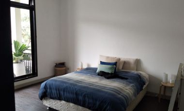 DISEWAKAN RUMAH LOKASI STRATEGIS SEMI FURNISHED DGN FASILITAS SWIMING POLL DI KEMANG SELATAN  JAKARTA SELATAN