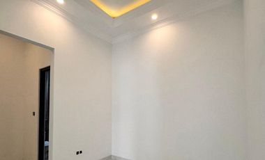 Dijual Rumah Bagus & Strategis Dekat Galaxy Mall, Surabaya