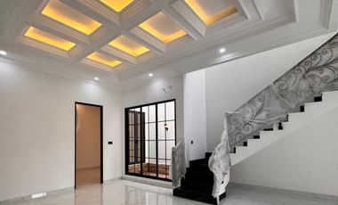 Dijual Rumah Bagus & Strategis Dekat Galaxy Mall, Surabaya