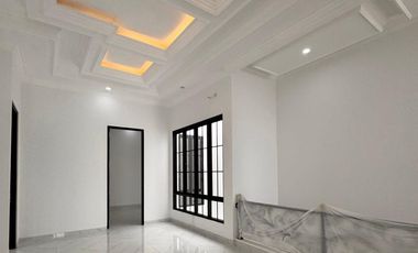 Dijual Rumah Bagus & Strategis Dekat Galaxy Mall, Surabaya