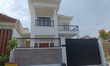 Dijual Rumah Baru Full Furnish di Kanigoro Indah Blitar