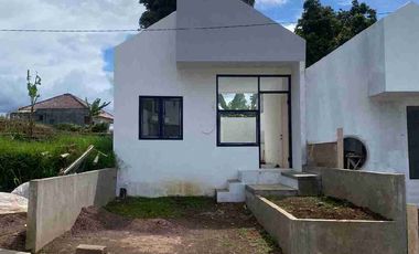 Rumah siap huni di Cihanjuang bonus kanopi Dekat cimahi