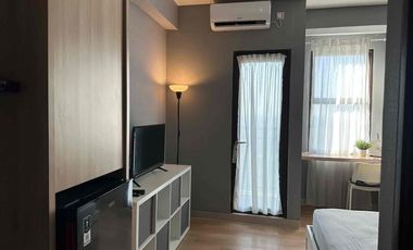 Jual Apartemen Trans Park Cibubur Full Furnished Lantai 35 View Danau Cibubur / City Light Samping TSM Cibubur