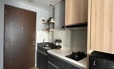 Jual Apartemen Trans Park Cibubur Full Furnished Lantai 35 View Danau Cibubur / City Light Samping TSM Cibubur