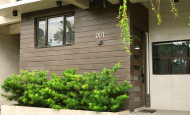 NEWLY RENOVATED 3-STOREY TOWNHOUSE IN LOS TAMARAOS PARAÑAQUE