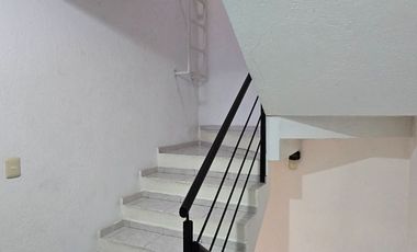 DEPARTAMENTO EN RENTA EXTERIOR MUY ILUMINADO EN SANTA CRUZ DEL MONTE