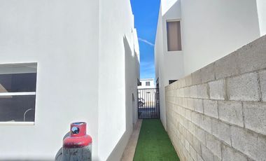 CASA DE RENTA EN CERRADA QUEBEC, MEXICALI