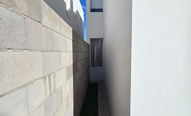 CASA DE RENTA EN CERRADA QUEBEC, MEXICALI