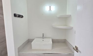 CASA DE RENTA EN CERRADA QUEBEC, MEXICALI