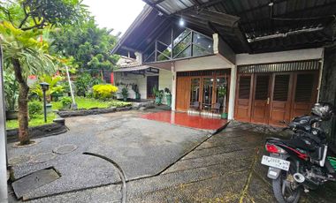 Rumah Bagus Klasik Pinggir Jalan Raya Umbulharjo Kota Yogyakarta