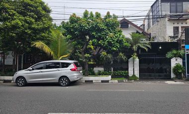Rumah Bagus Klasik Pinggir Jalan Raya Umbulharjo Kota Yogyakarta