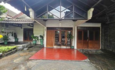 Rumah Bagus Klasik Pinggir Jalan Raya Umbulharjo Kota Yogyakarta