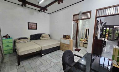 Rumah Bagus Klasik Pinggir Jalan Raya Umbulharjo Kota Yogyakarta