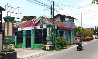 Rumah + Toko Dalam Perumahan Hook Jalan di Gogorante Kab Kediri
