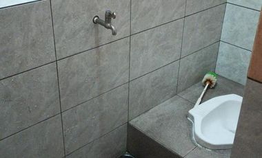 RUKO 3,5 LANTAI LOKASI BAGUS RAMAI STRATEGIS COCOK UNTUK SEGALA USAHA SIAP PAKAI DI MAINROAD PUNGKUR BANDUNG