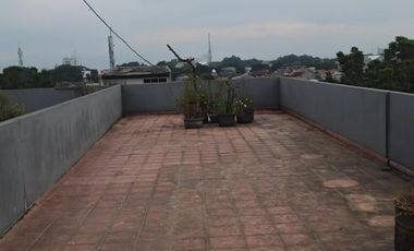 RUKO 3,5 LANTAI LOKASI BAGUS RAMAI STRATEGIS COCOK UNTUK SEGALA USAHA SIAP PAKAI DI MAINROAD PUNGKUR BANDUNG