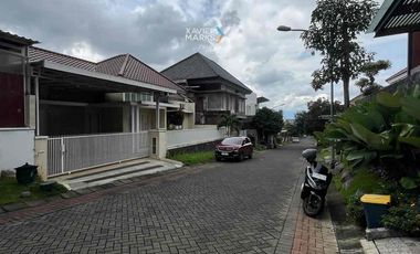 Rumah Modern Semi furnished dekat Machung di Villa puncak Tidar Malang Harga Miring