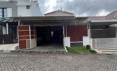 Rumah Modern Semi furnished dekat Machung di Villa puncak Tidar Malang Harga Miring