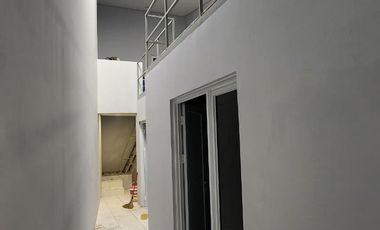 RUKO 1,5 LANTAI BANGUNGAN BARU RENOVASI LOKASI RAMAI STRATEGIS SIAP PAKAI DI ASTANA ANYAR BANDUNG