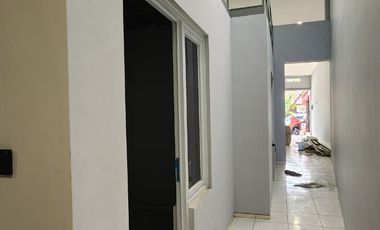 RUKO 1,5 LANTAI BANGUNGAN BARU RENOVASI LOKASI RAMAI STRATEGIS SIAP PAKAI DI ASTANA ANYAR BANDUNG